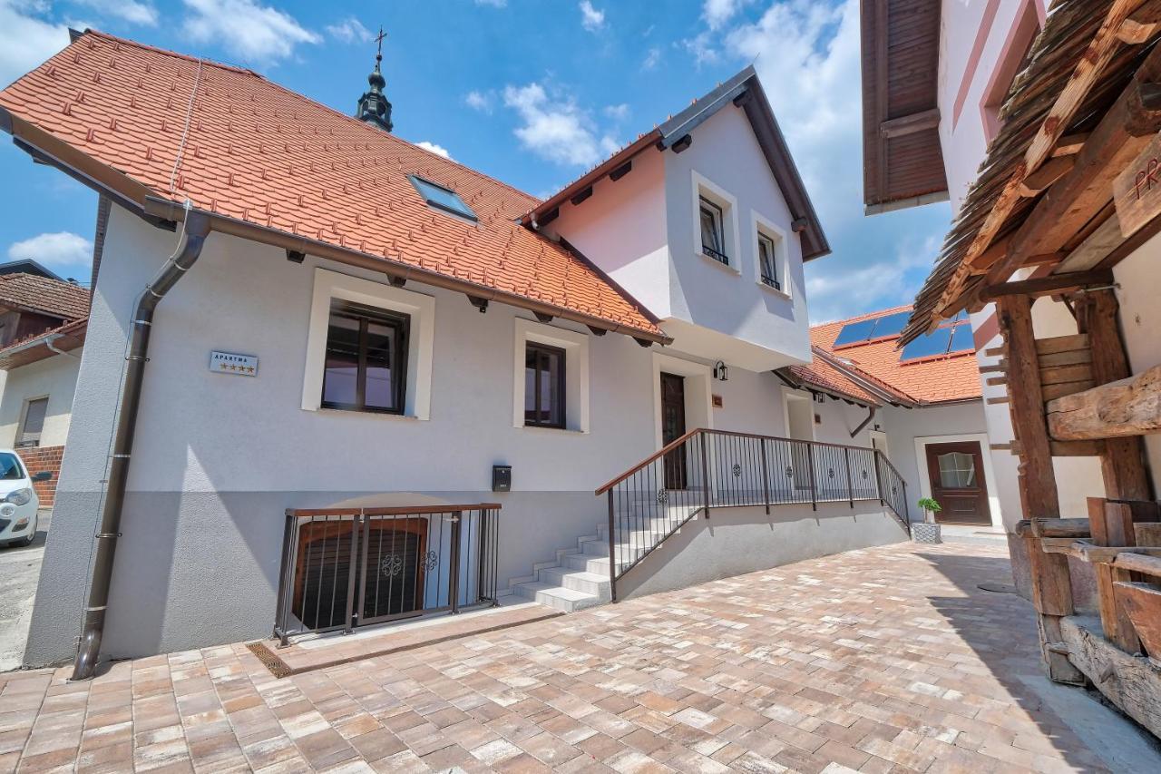 Auzlak Hisa, Apartments. Luče Esterno foto