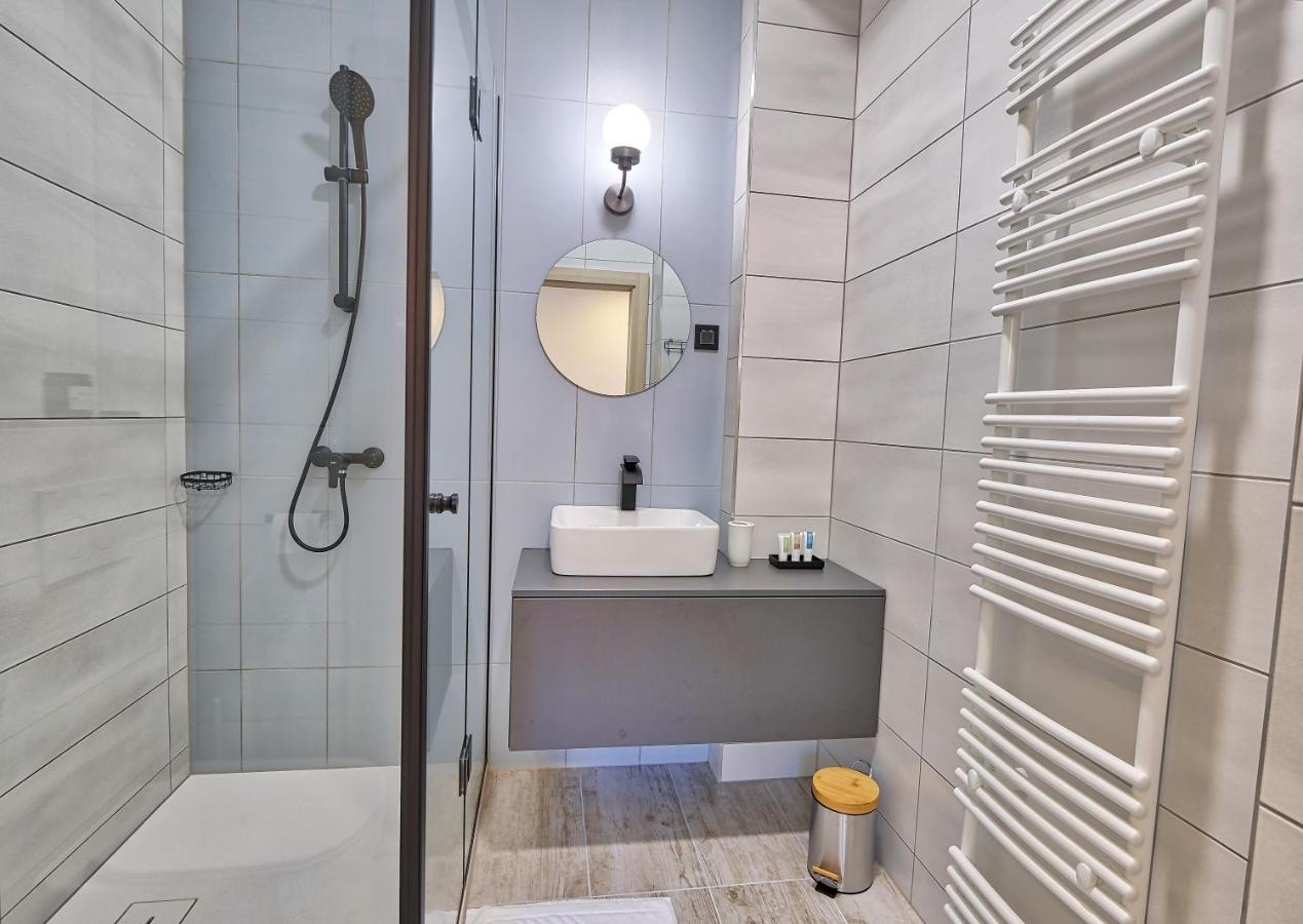 Auzlak Hisa, Apartments. Luče Esterno foto